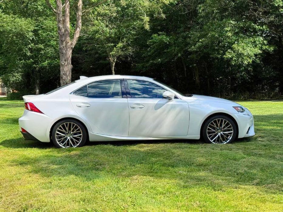 Lexus IS 300      2016