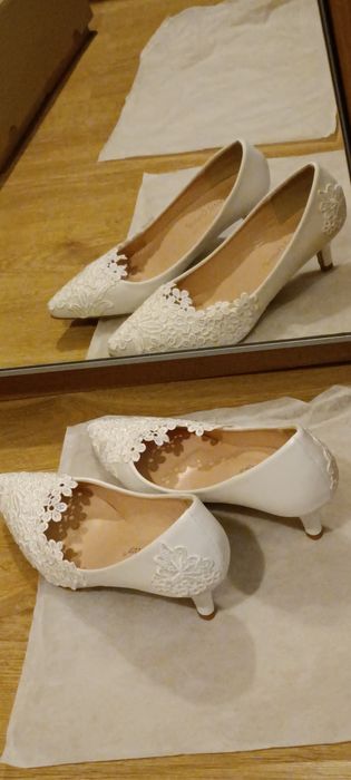 Buty Ślubne na obcasie czółenka Crystal Queen r.39 Koronka