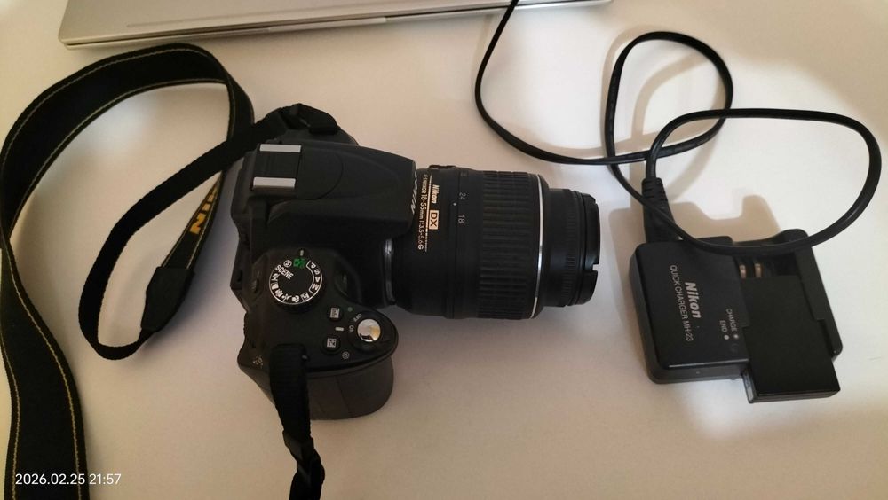 Фотоапарат Nikon D5000