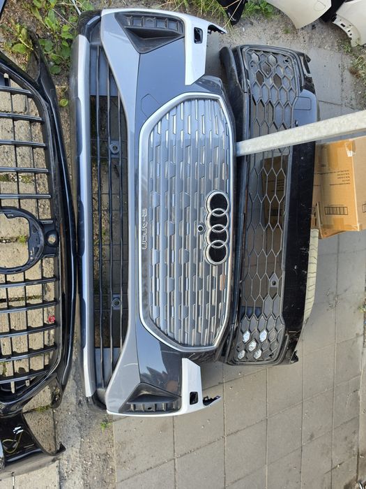 Бампер Audi q4 Etron є різні деталі запитуйте