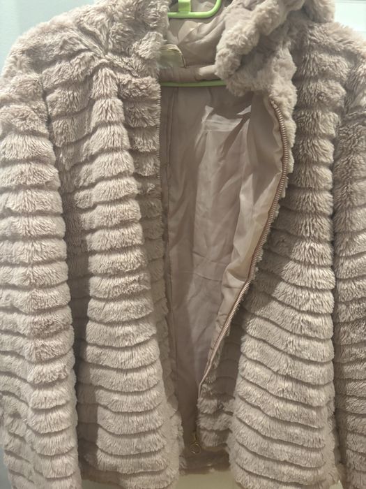 Kurka z futerko z kapturem