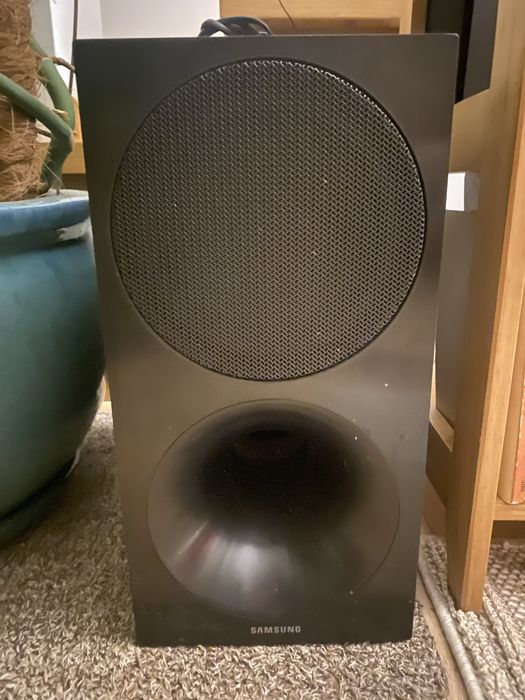 Soundbar i subwoofer