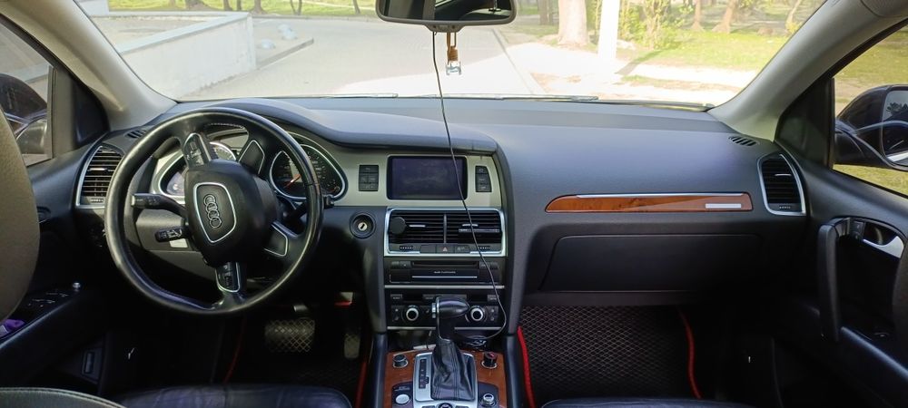 Продається Ауді Q7