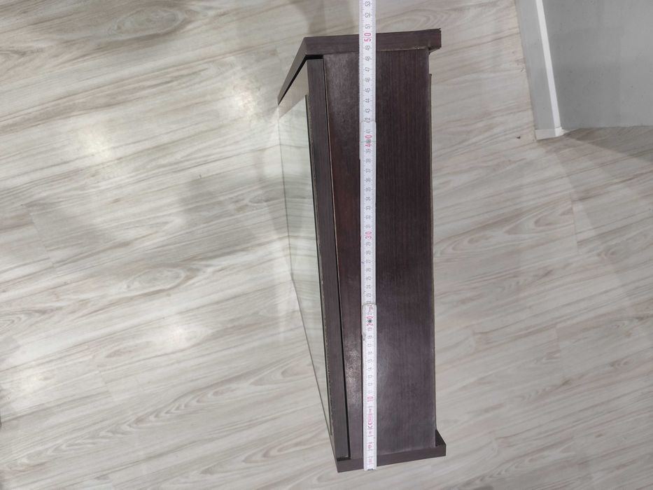 Szafka wisząca z lustrem