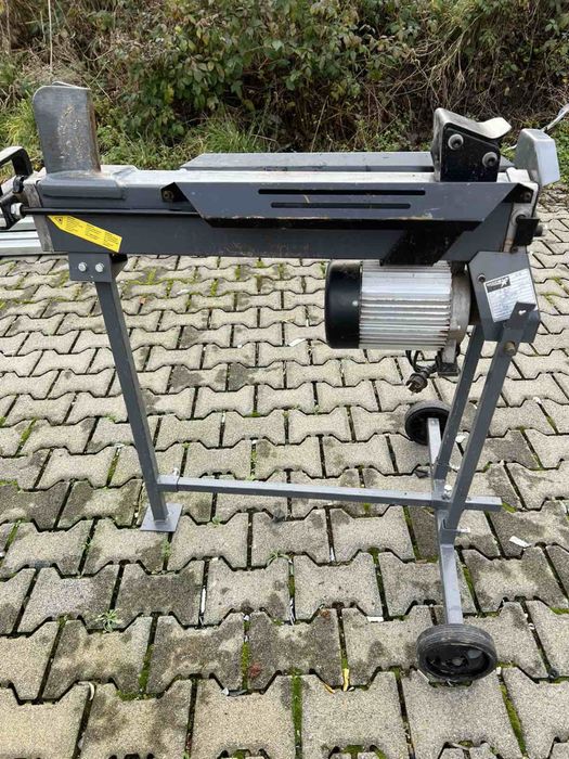 станціі для прибирання , обігрівач, дроворіз