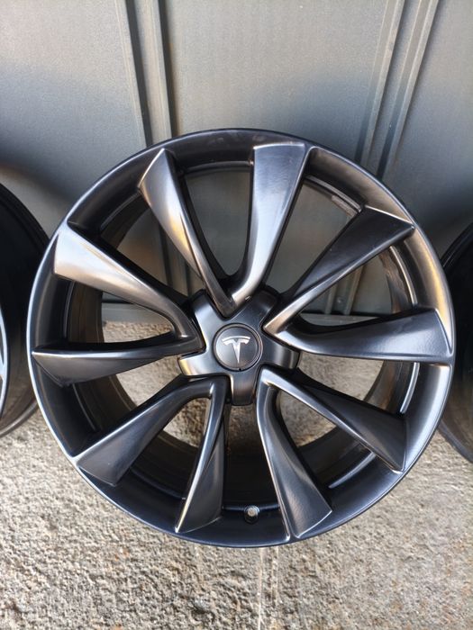 Комплект легкосплавних дисків для Tesla  5/114.3 R20