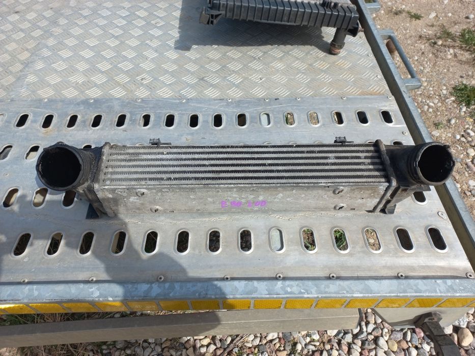 Intercooler chłodnica bmw e90 e91 2.0d