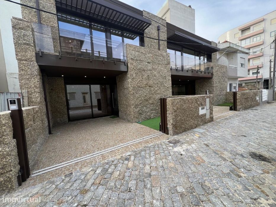 Moradia T3 nova, 2ª linha - Aver o Mar