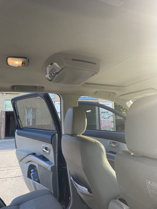 Mitsubishi Outlander XL 3.0 V6 2011p.