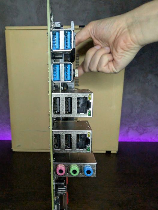 Shnagzhaoyuan X99-D8-MAX (LGA 2011-3) під Intel Xeon v3-v4