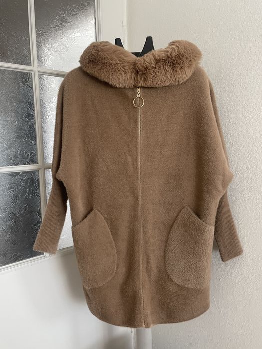 Płaszcz alpaka z kapturem i futerkiem kolory