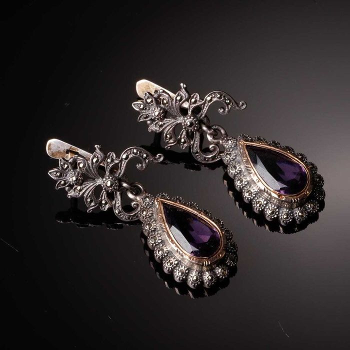 Brincos em ouro e prata com diamantes