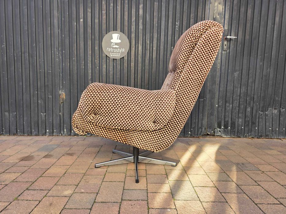 Fotel obrotowy z regulowanym oparciem, Czechosłowacja lata 70 Design, Vintage, RETRO