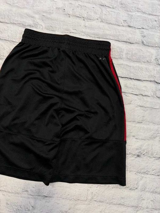 Czerwono-czarne spodenki sportowe Air Jordan S