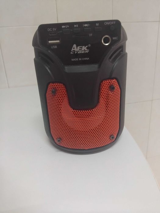 Coluna de som bom estado