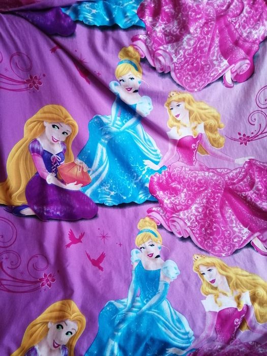 2 pościele dziecięce 140x200 (Kraina lodu i Ksiezniczki)