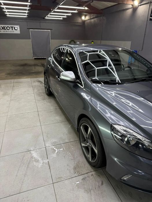 Volvo V40 D2 R Design