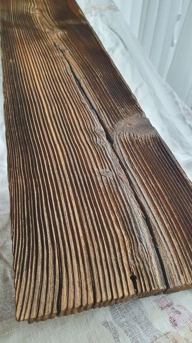 Stare stuletnie deski.