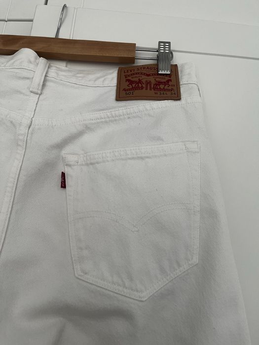 Spodnie dżinsowe Levi’s.