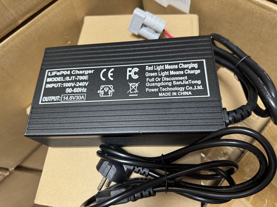 Зарядний пристрій для акумулятора 14,6V та 29,2V струм від 10 до 50А