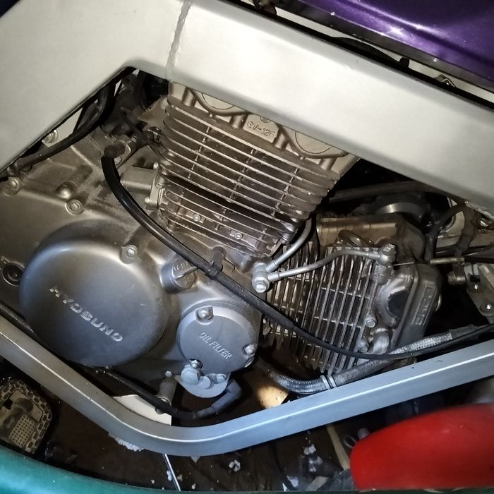 Silnik hyosung gt 125 kompletny stan nie znany lagi felga bak ogon set wydech instalacja siedzenie lampa koła tarcze