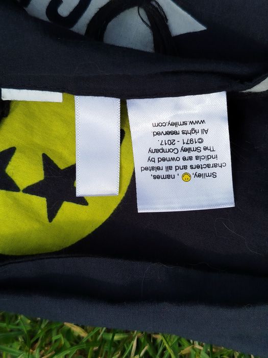 Czarna chusta podwójna Reserved Smiley World