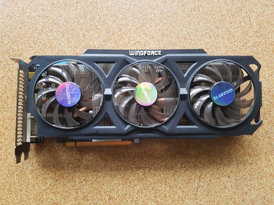 karty Sapphire Radeon DUAL-X HD 7970 3GB GHZ Edit 100% SPRAWNE_ Gdynia