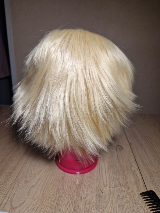 Peruka krótkie blond włosy