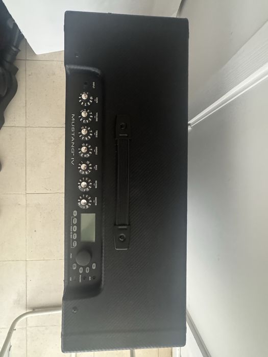 Amplificador Fender Mustang IV + Footswitch MS4