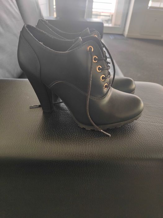 Sapato Senhora pretos