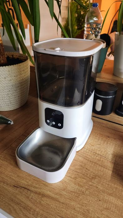 Automatyczny podajnik karmy dla kota TUYA – WiFi, kamera, mikrofon, 6L