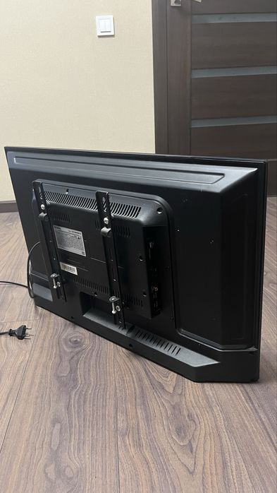 Продам телквизор Bravis