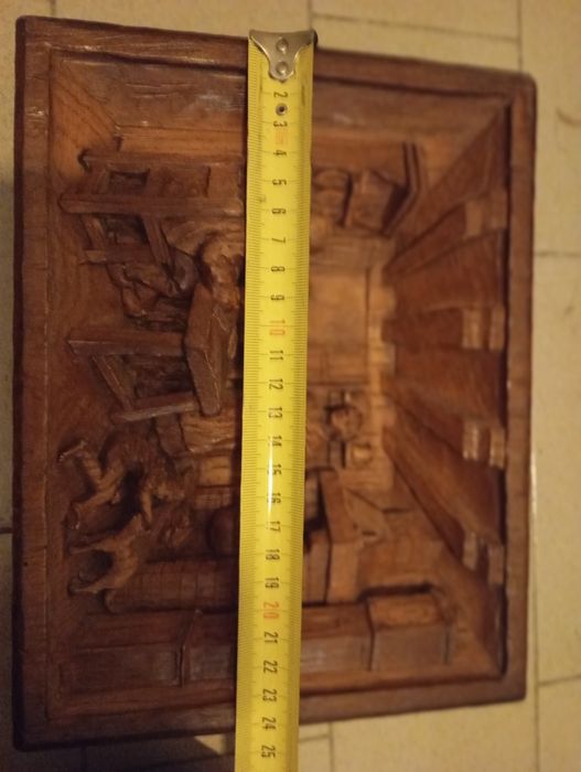 3 quadros esculpidos em madeira entalhada