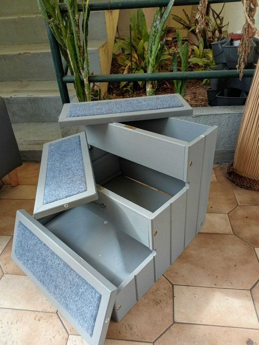 Escadas Pet's com arrumação