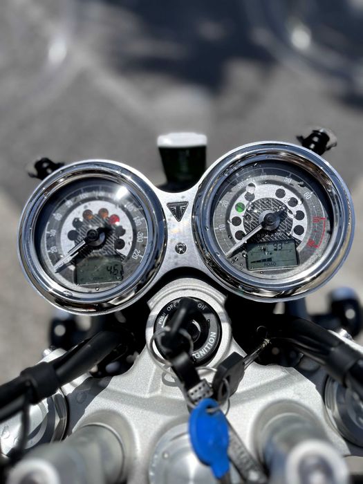 Triumph Speed Twin 1200 -- 2021 -- Euro 5 -- 10 000kms