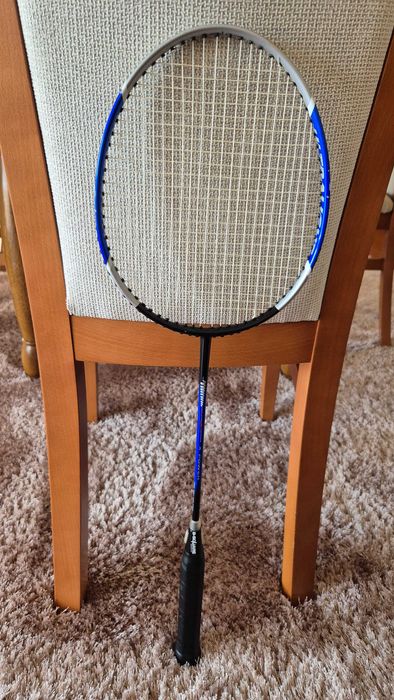 Vendo RAQUETE BADMINTON adulto marca B-SQUARE c/ capa protetora - Como nova!