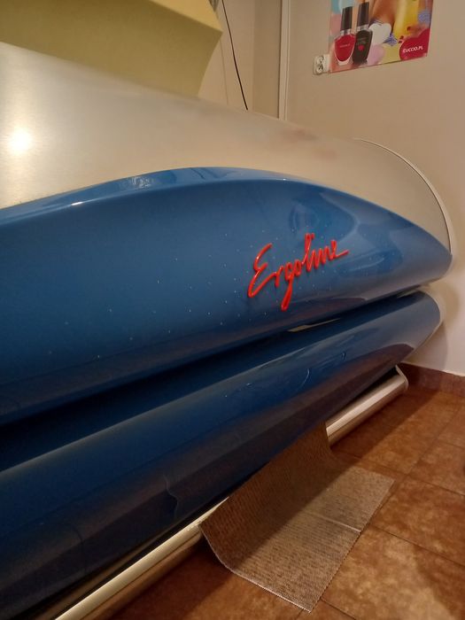 Solarium leżące Ergoline Ultra Turbo – 44 lampy 160 W, opalacze twarzy i ramion | Profesjonalne wyposażenie salonu