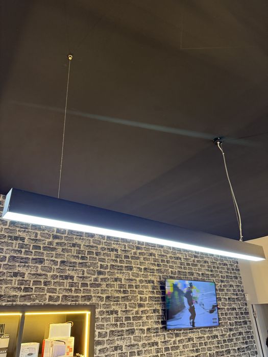 Candeeiro de armação suspensa em aluminio, led branco