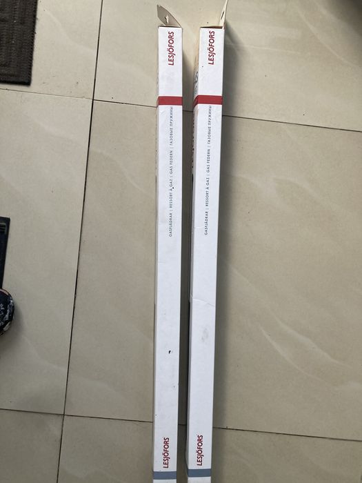 Амортизатор багажника Хонда стрим 2004 року