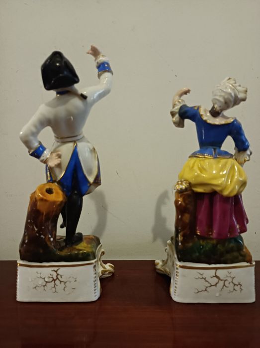 Estatuetas colecionáveis de porcelana