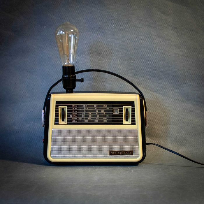 Bluetooth колонка з радіо Веф Спідола з лампою Едісона.