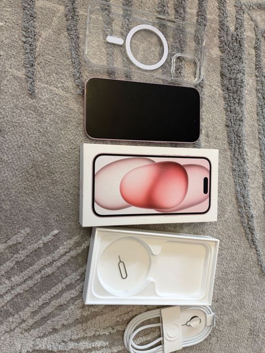 Iphone 15 różowy jak nowy