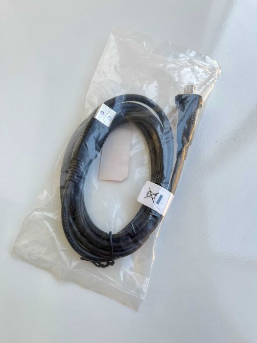 Cabo de rede com conetor USB