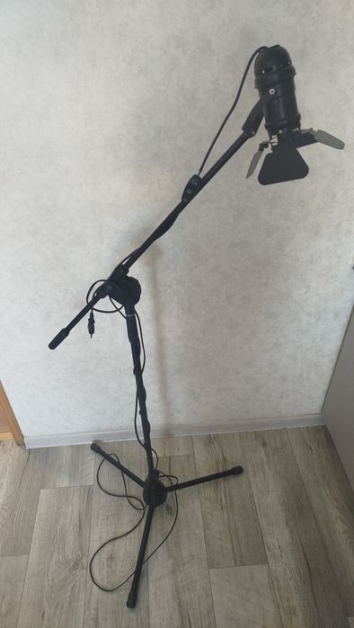 Lampa podłogowa stojąca