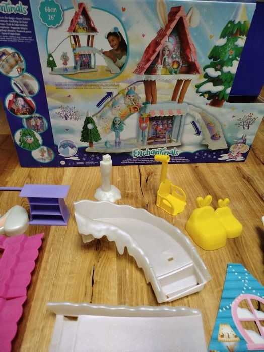 Enchantimals Zimowa chatka zestaw z lalką