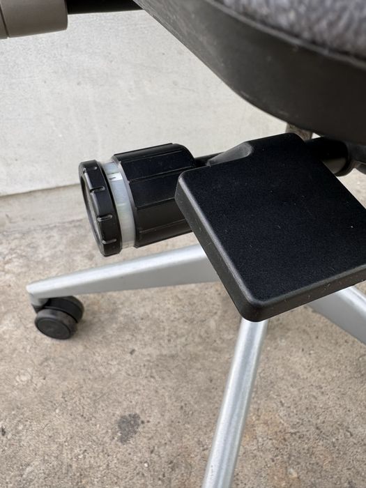 Fotel biurowy Steelcase Please V2