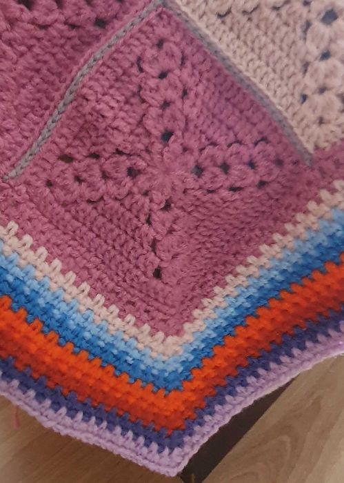 Belíssima Manta / Colcha em lã fabricada artesanalmente