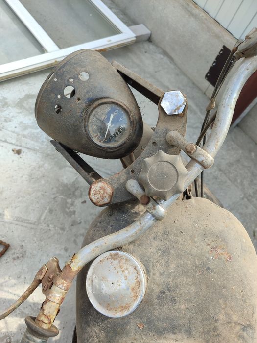 Мотоцикл ІЖ 49. По техпаспорту всі номери збігаються.