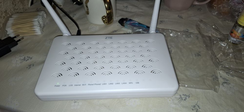 Гигабитный оптический терминал (роутер) ZTE ZXHN F660 (GPON)