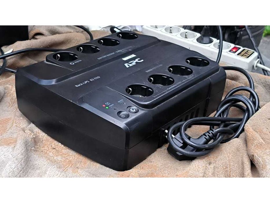 Бесперебойник ИБП UPS APC Back-UPS ES 525 (BE525-RS) синусоїда